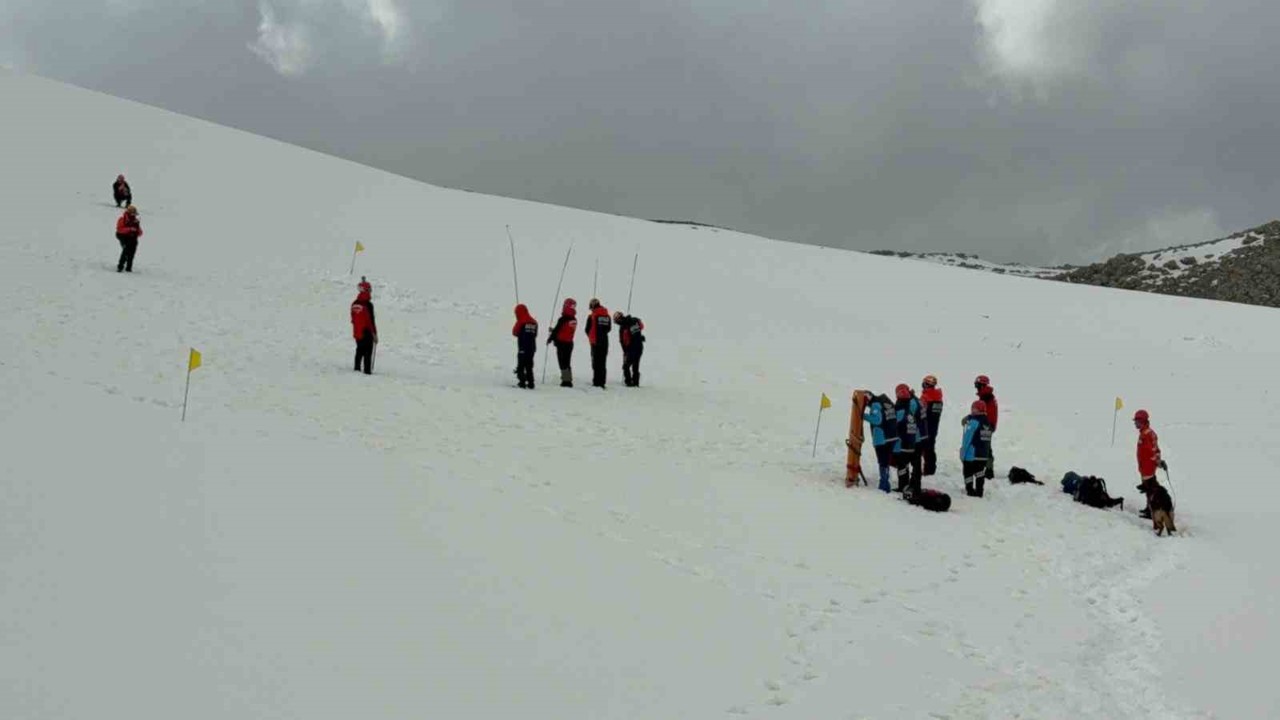 Niğde’de çığ tatbikatı gerçekleştirildi

