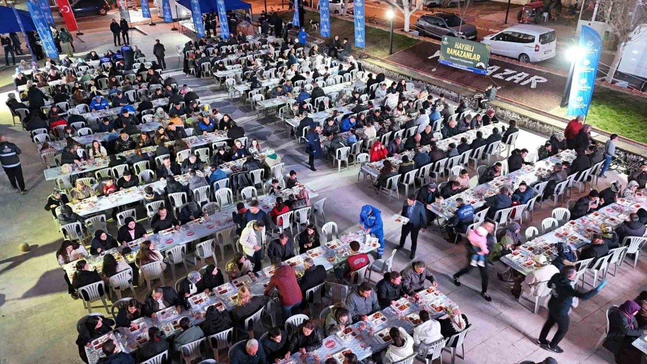Başkan Çerçioğlu vatandaşları iftar sofrasında buluşturdu
