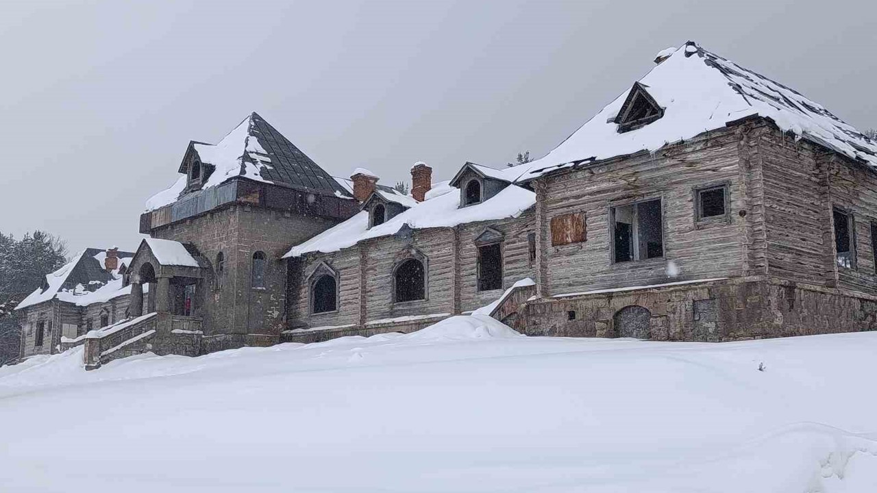 Kars’ta tarihin sessiz çığlığı: Sarıkamış’taki asırlık Rus köşkü yok oluyor
