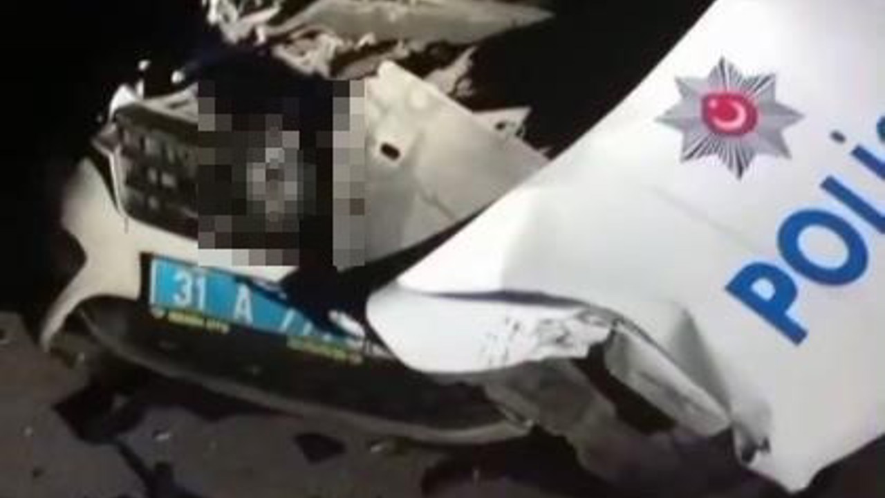 Polis aracına çarparak 2 polisin yaralanmasına neden olan sürücü 1.98 promil alkollü çıktı
