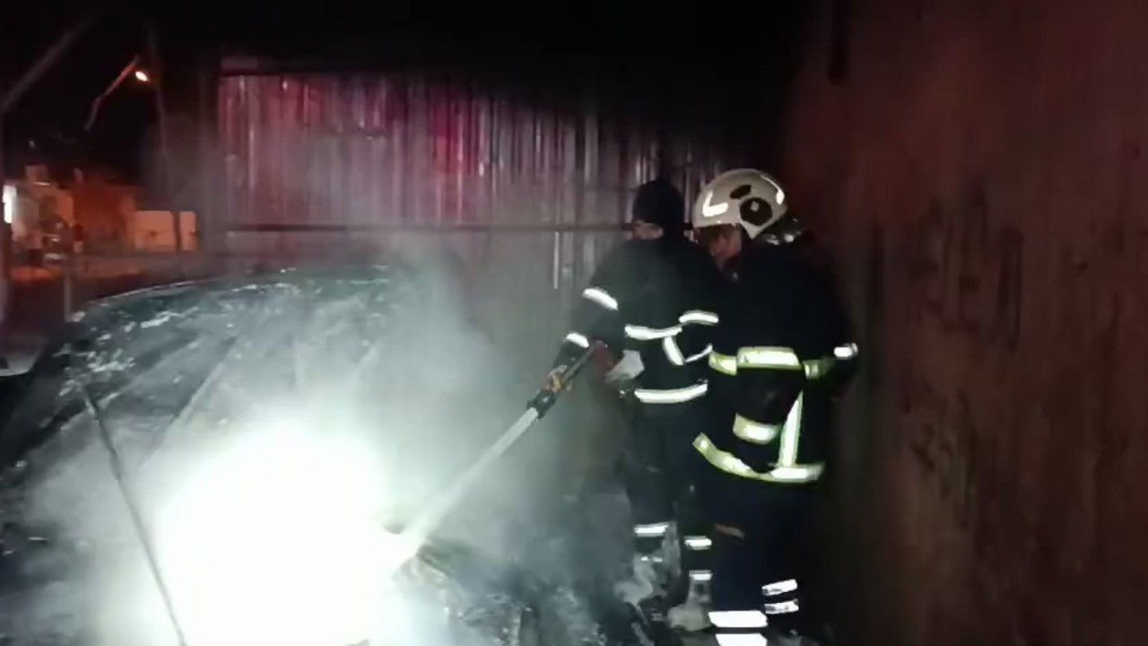 Mardin’de otomobilde çıkan yangın söndürüldü
