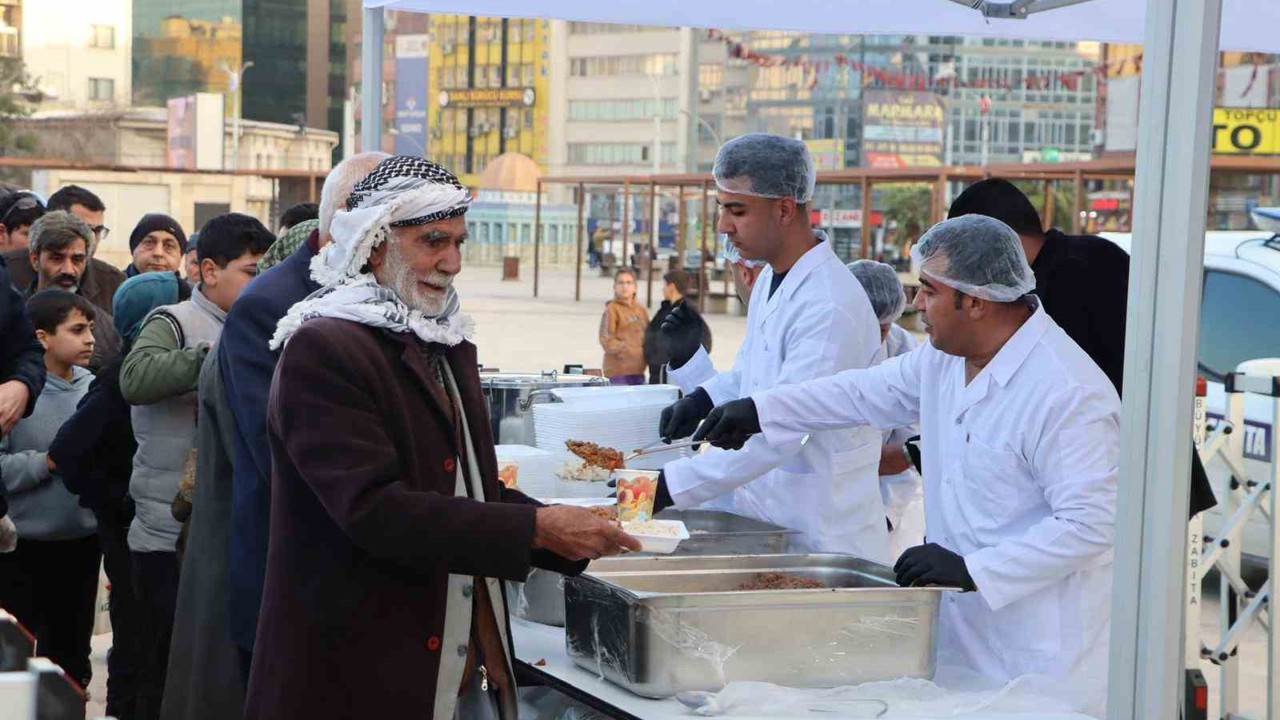 Şanlıurfa’da iftar çadırında ilk oruçlar açıldı
