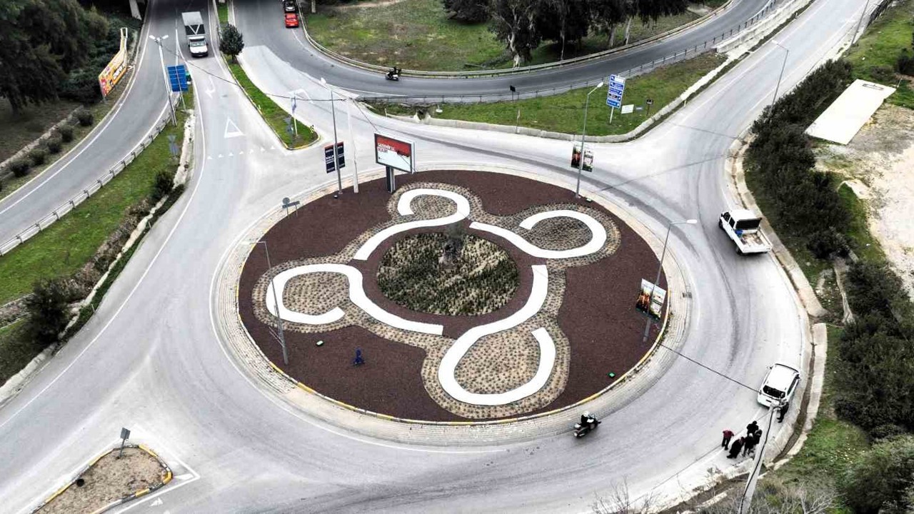 İzmir’de kavşaklar sanat eserine dönüşüyor
