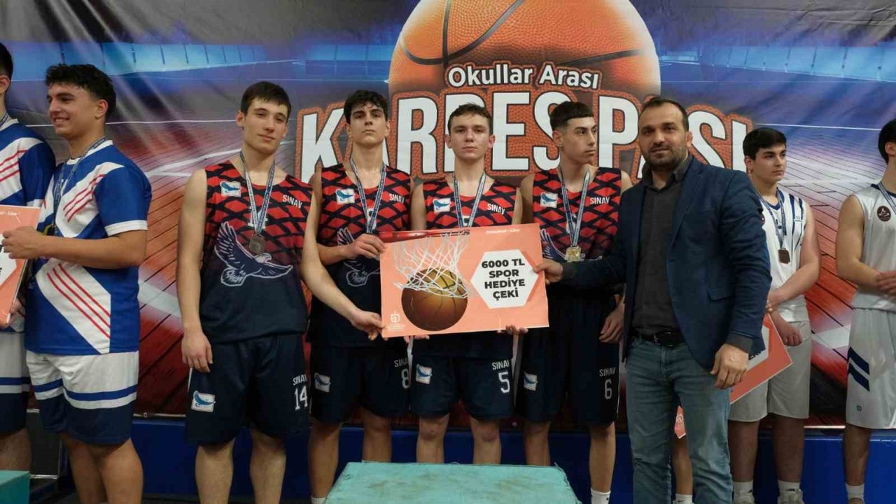 "Kardeş Pası" basketbol şampiyonasında ödüller sahiplerini buldu
