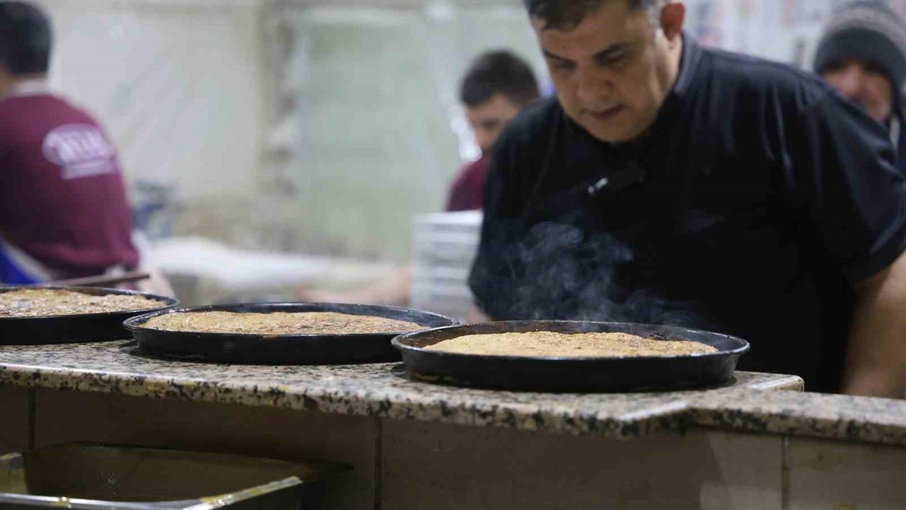 Meşe odunlu fırında vazgeçilmez lezzet: Tahinli pide
