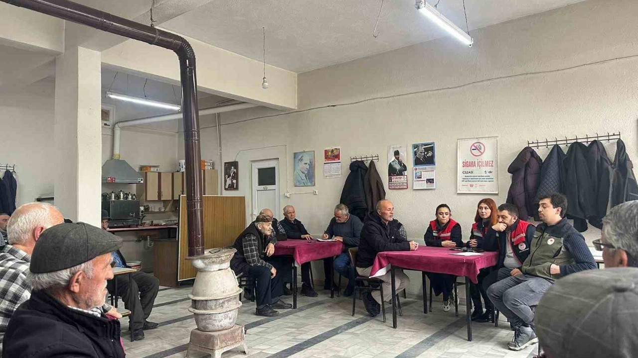 Çiftçilere bitki koruma ürünlerinin doğru kullanımı anlatıldı
