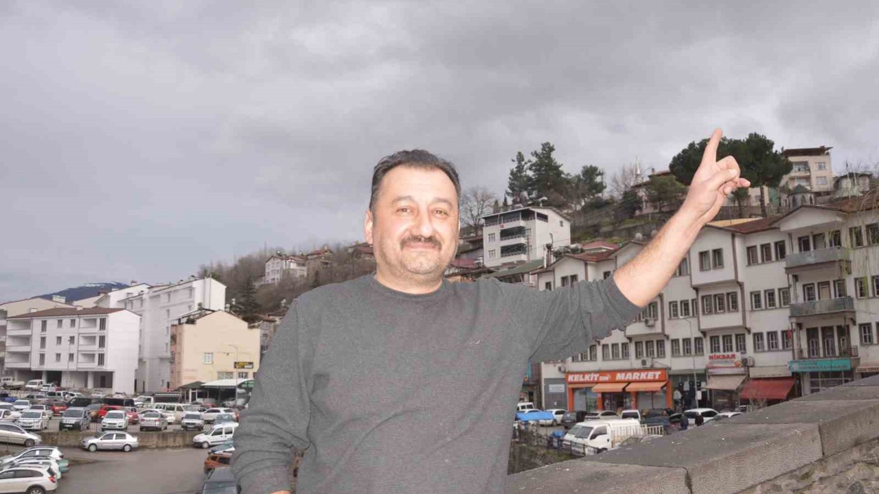 Şahin’in havadaki güvercin avı
