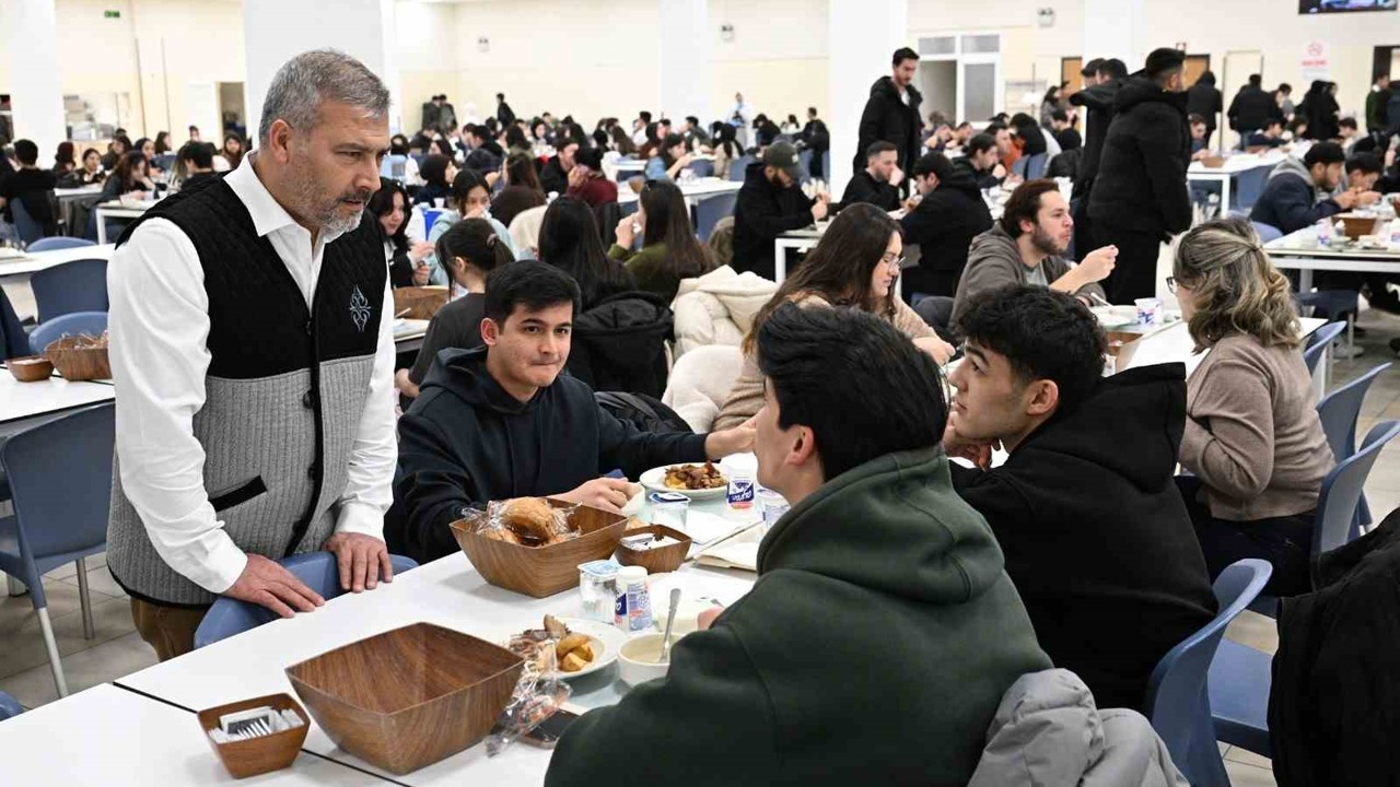 Anadolu Üniversitesi’nde ilk iftar heyecanı
