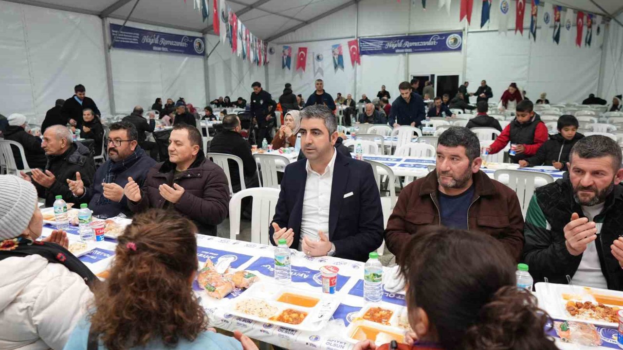 Kartallılar Ramazan’ın ilk iftarında aynı sofrada buluştu
