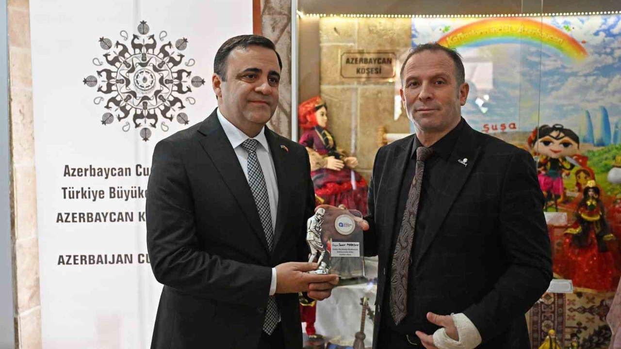 Antalya Oyuncak Müzesi’ne Azerbaycan’dan 26 parçalık bağış
