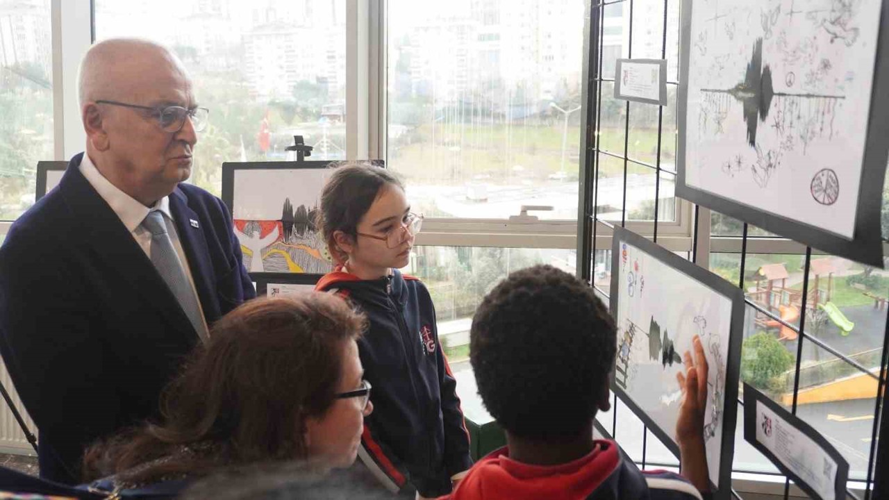 Gökkuşağı koleji’nden bilim ve sanatın buluştuğu vizyoner sergi: "LEXICON 2075"
