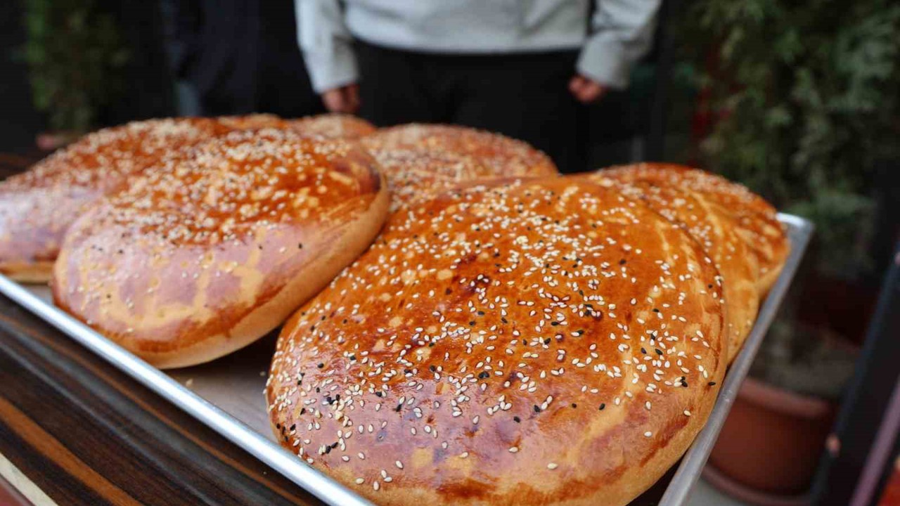 Elazığ’da Ramazan’a özel "Nohut ekmeği"
