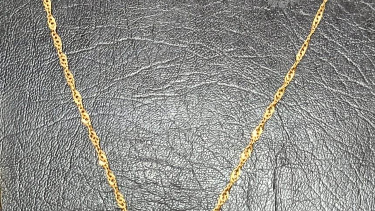 Kapkaç şüphelisi çaldığı kolyeyle yakalandı
