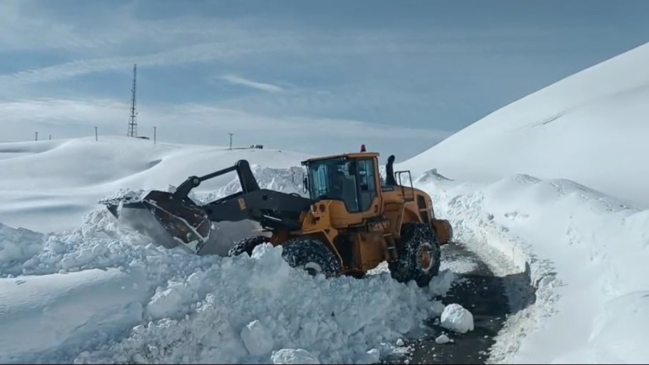 Hakkari’de tüm köy yolları ulaşıma açıldı
