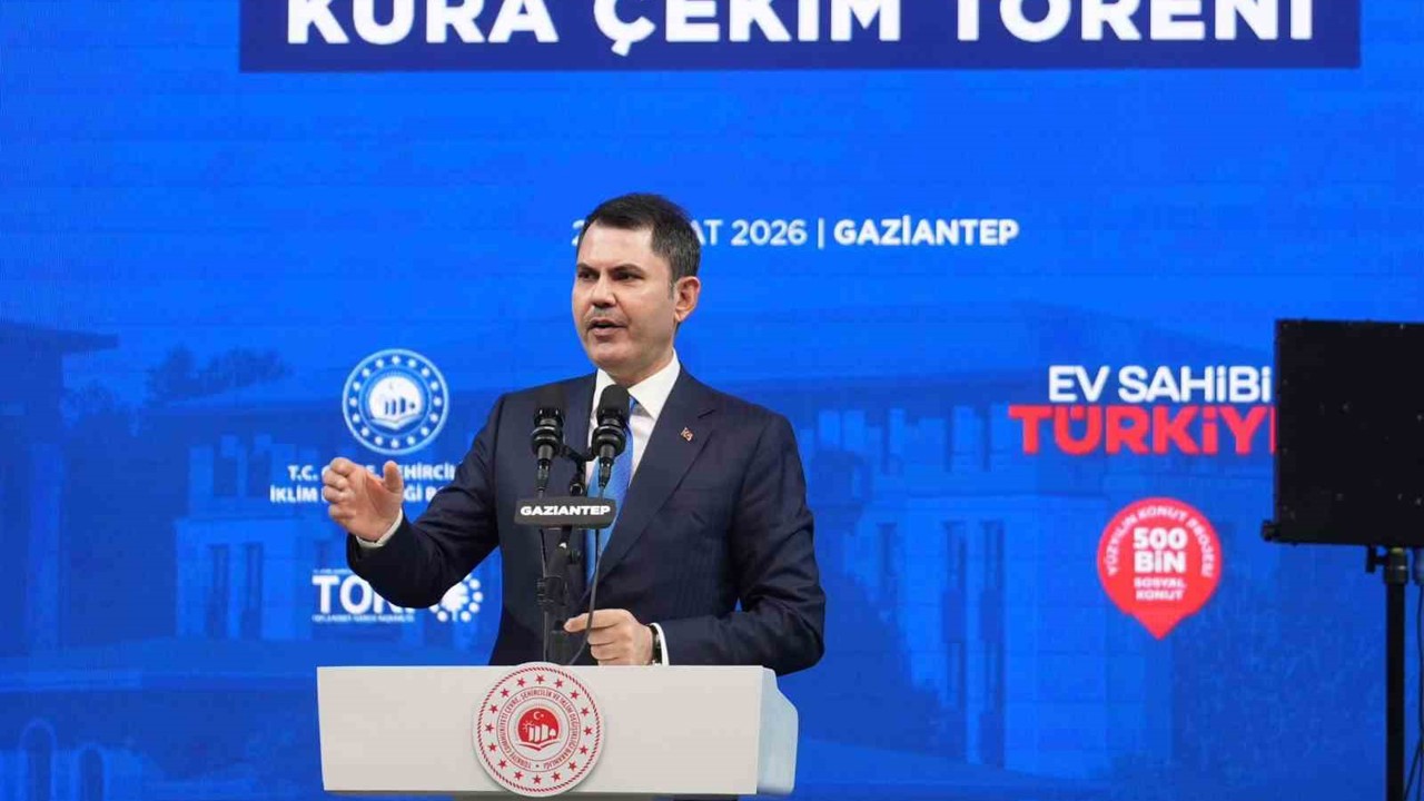 Bakan Kurum: "Muhalefet, ‘deprem bölgesine çöp kutusu gönderdim’ diye övünüyor, 455 bin yuvayı beğenmiyor"
