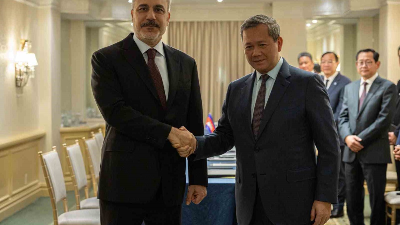 Bakan Fidan, Kamboçya Başbakanı Hun Manet ile bir araya geldi
