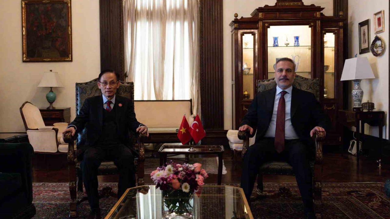 Dışişleri Bakanı Fidan, Vietnamlı mevkidaşı Le Hoai Trung ile bir araya geldi
