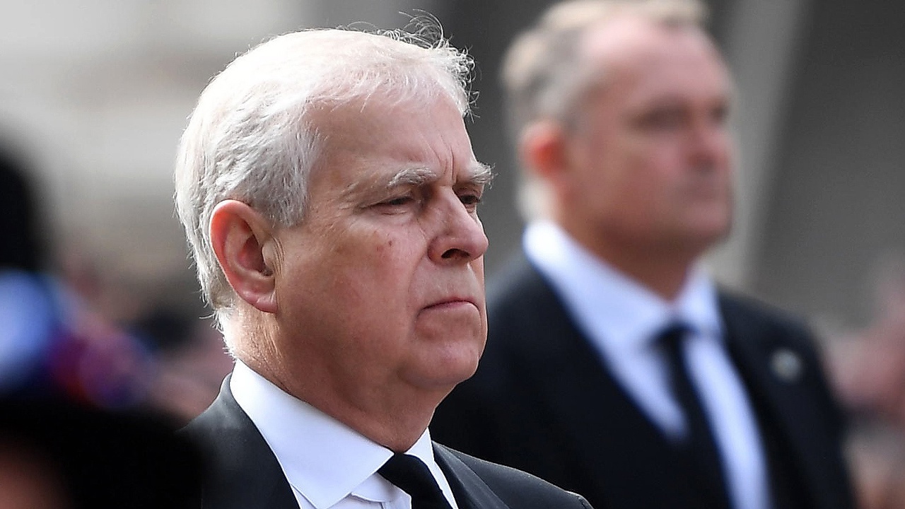 İngiltere’de eski Prens Andrew’un taht sırasından çıkarılabileceği iddiası
