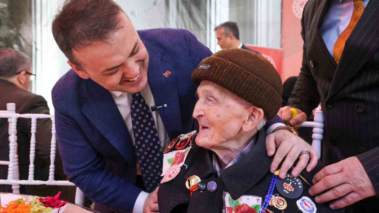 Bilecik’te şehit yakınlar ve gaziler, ’Büyük Aile Sofrası’nda buluştu
