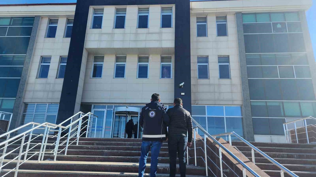 Kars’ta göçmen kaçakçılığı operasyonu: 1 tutuklama

