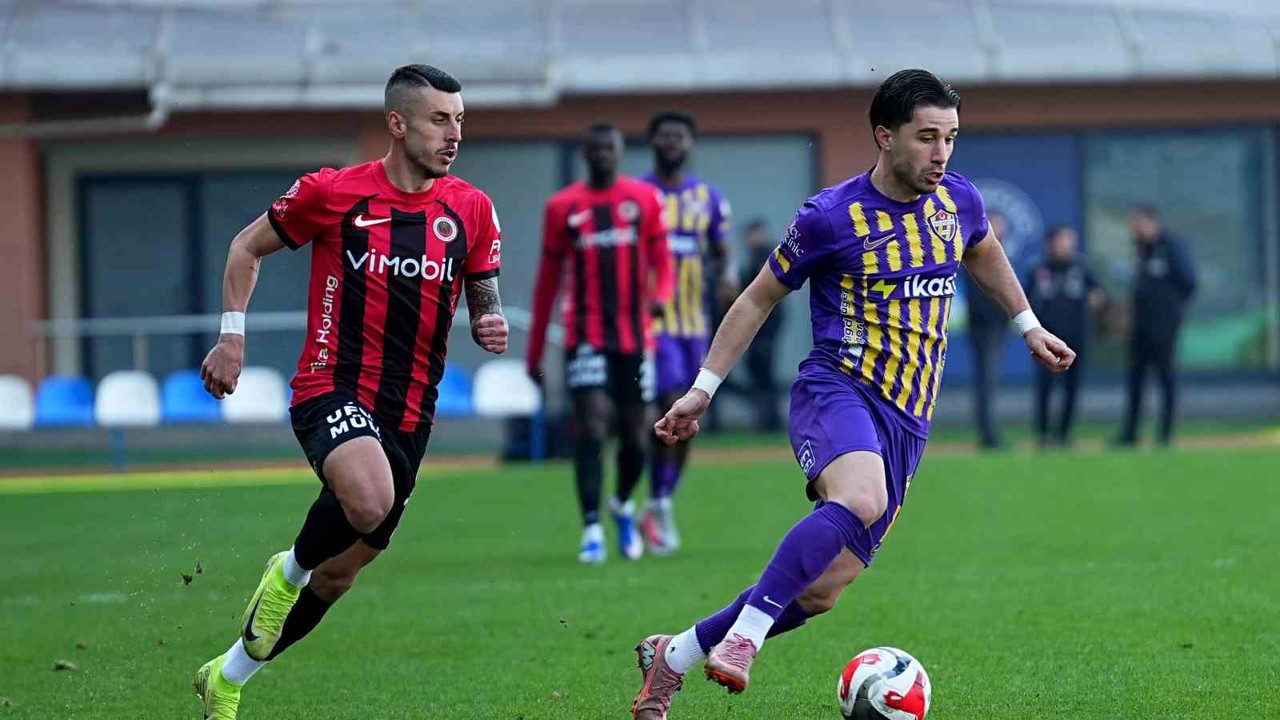 Trendyol Süper Lig: Eyüpspor: 0 - Gençlerbirliği: 0 (Maç devam ediyor)
