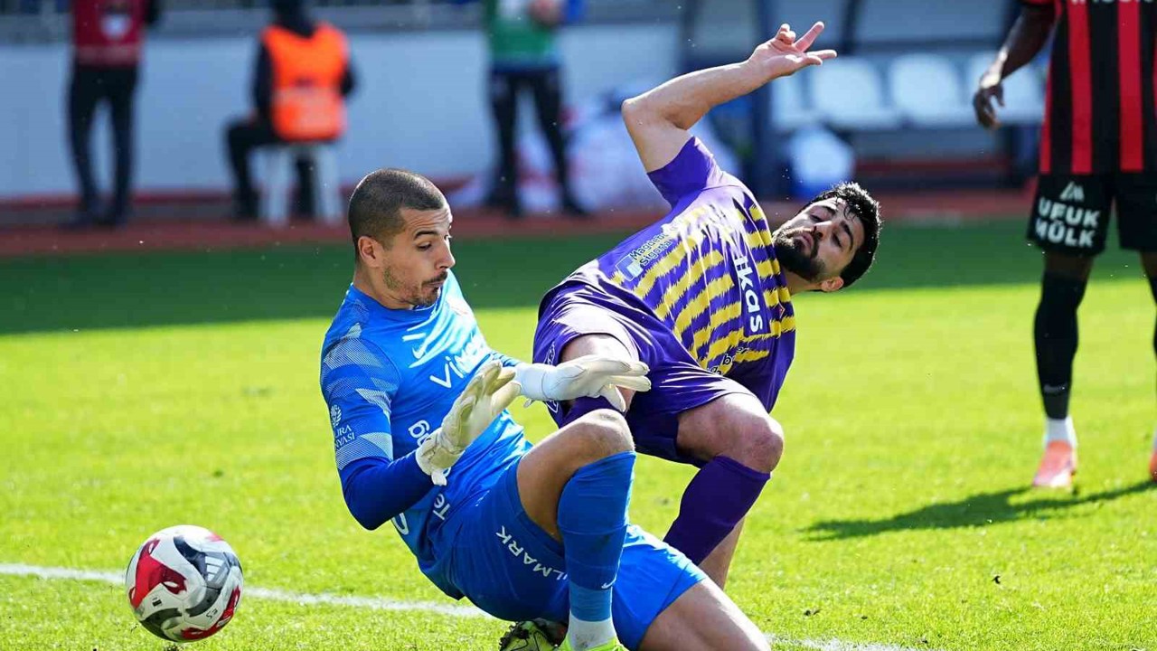 Trendyol Süper Lig: Eyüpspor: 0 - Gençlerbirliği: 0 (İlk yarı)
