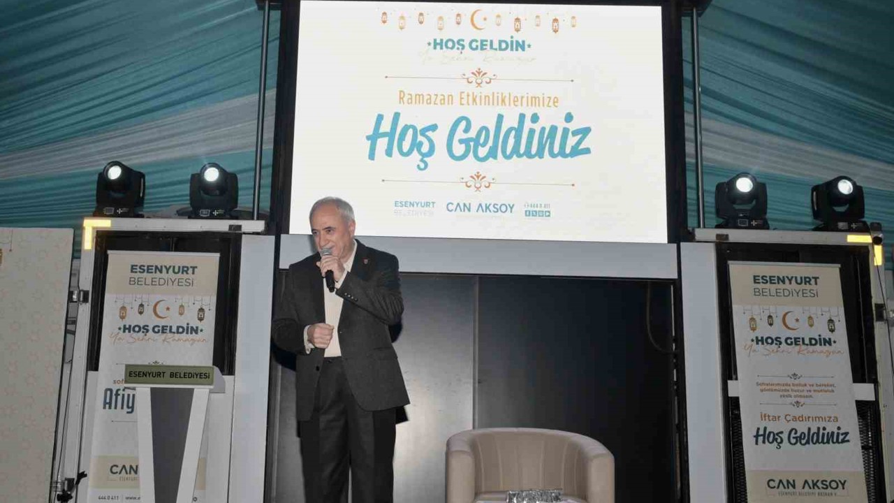 Esenyurt Belediyesi’nin Ramazan etkinliklerinde Nurullah Genç Esenyurtlularla buluştu
