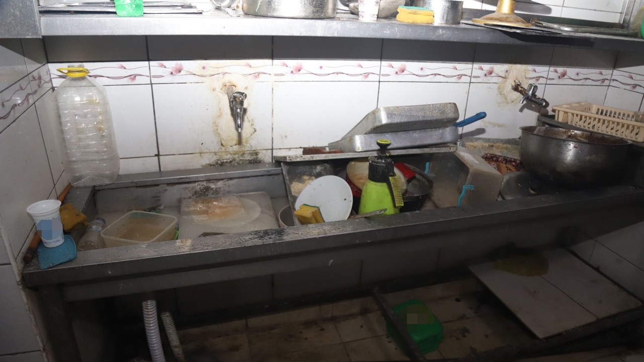 Mersin’de hijyen kurallarına uymayan fırına 6 bin 400 lira ceza
