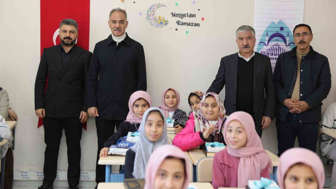 Eyyübiye’de Kur’an-ı Kerim okumaya başlayan çocuklar büyük sevinç yaşadı
