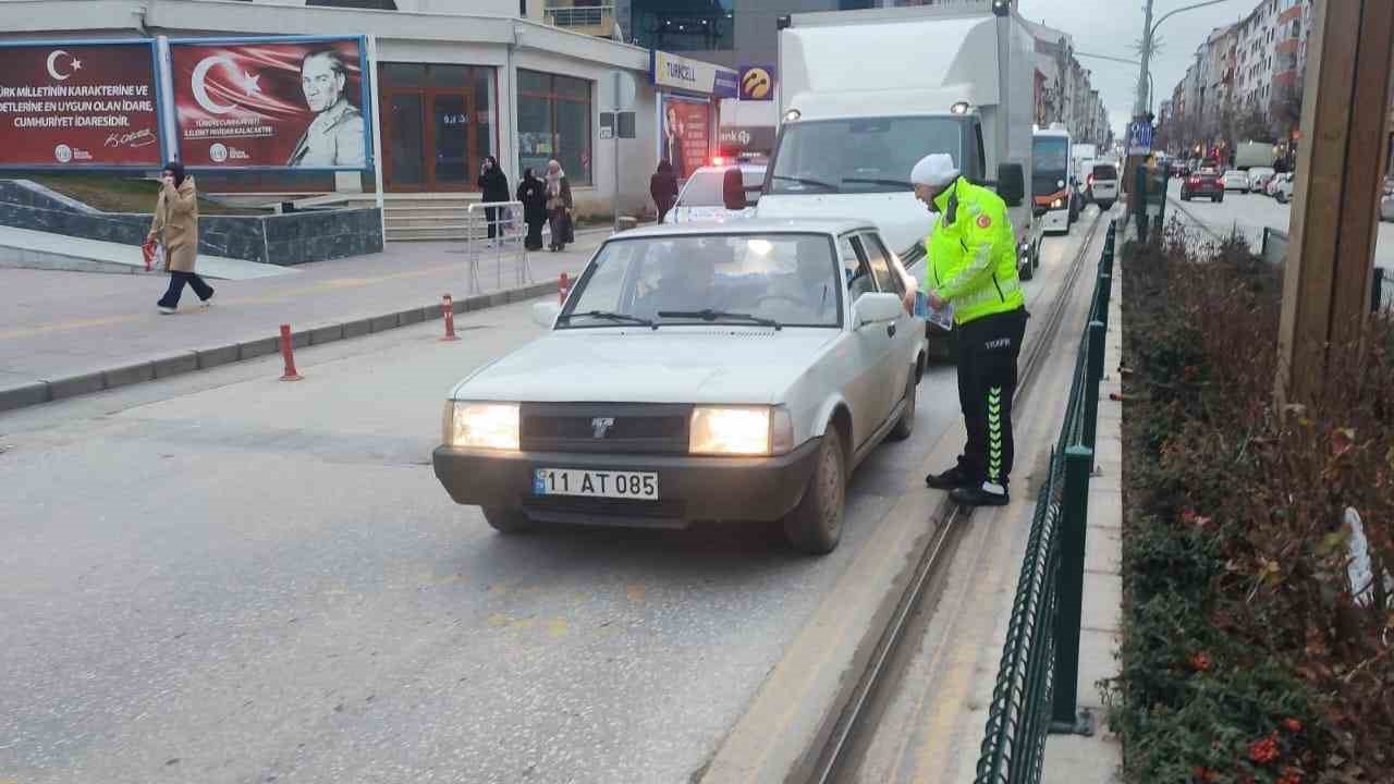 Bozüyük’te yaya geçidi uygulaması
