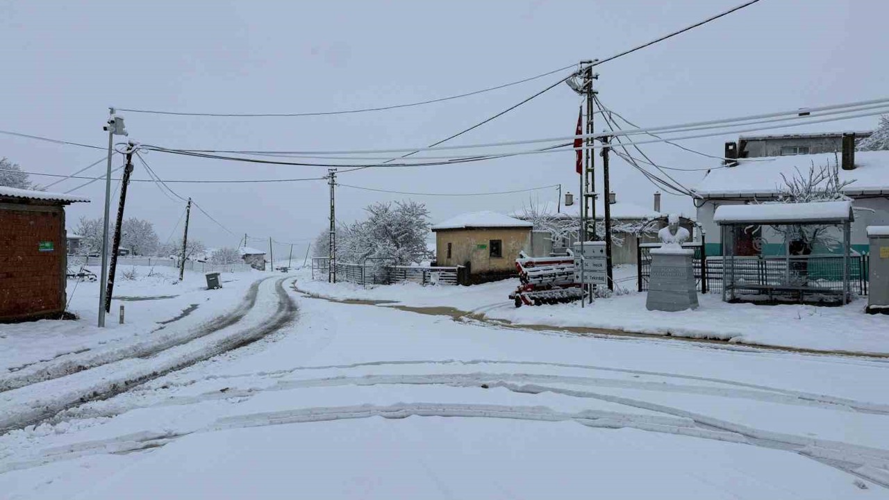 Tekirdağ’ın yüksek kesimleri karla kaplandı
