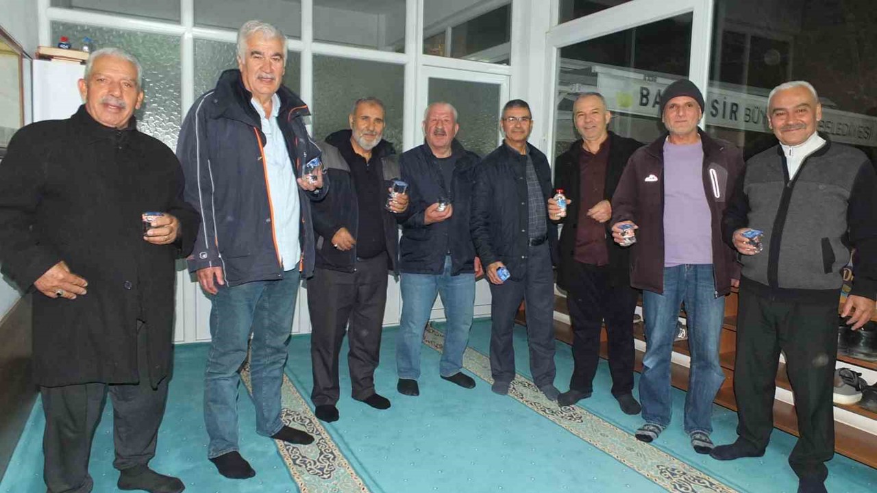 Burhaniye’de camilerde Ramazan bereketi yaşanıyor
