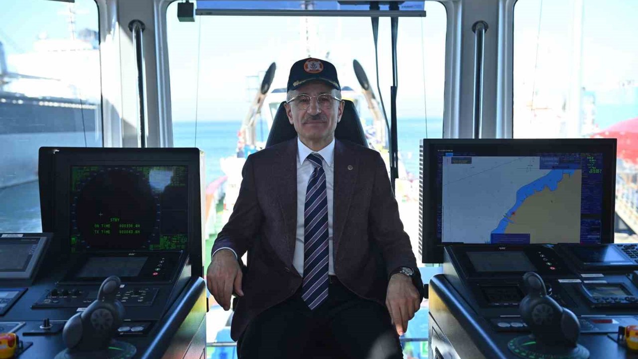 Bakan Uraloğlu: "İstanbul’da gemilere 7 gün 24 saat kesintisiz haberleşme hizmeti sunacağız"
