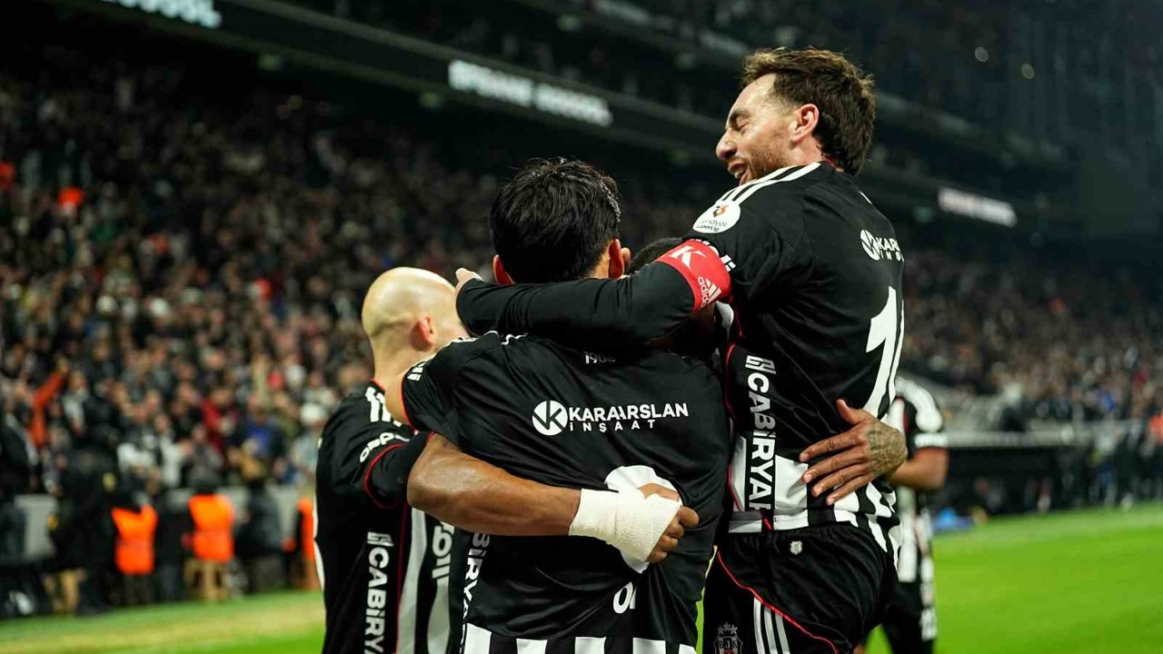 Orkun Kökçü, skor katkısına devam ediyor
