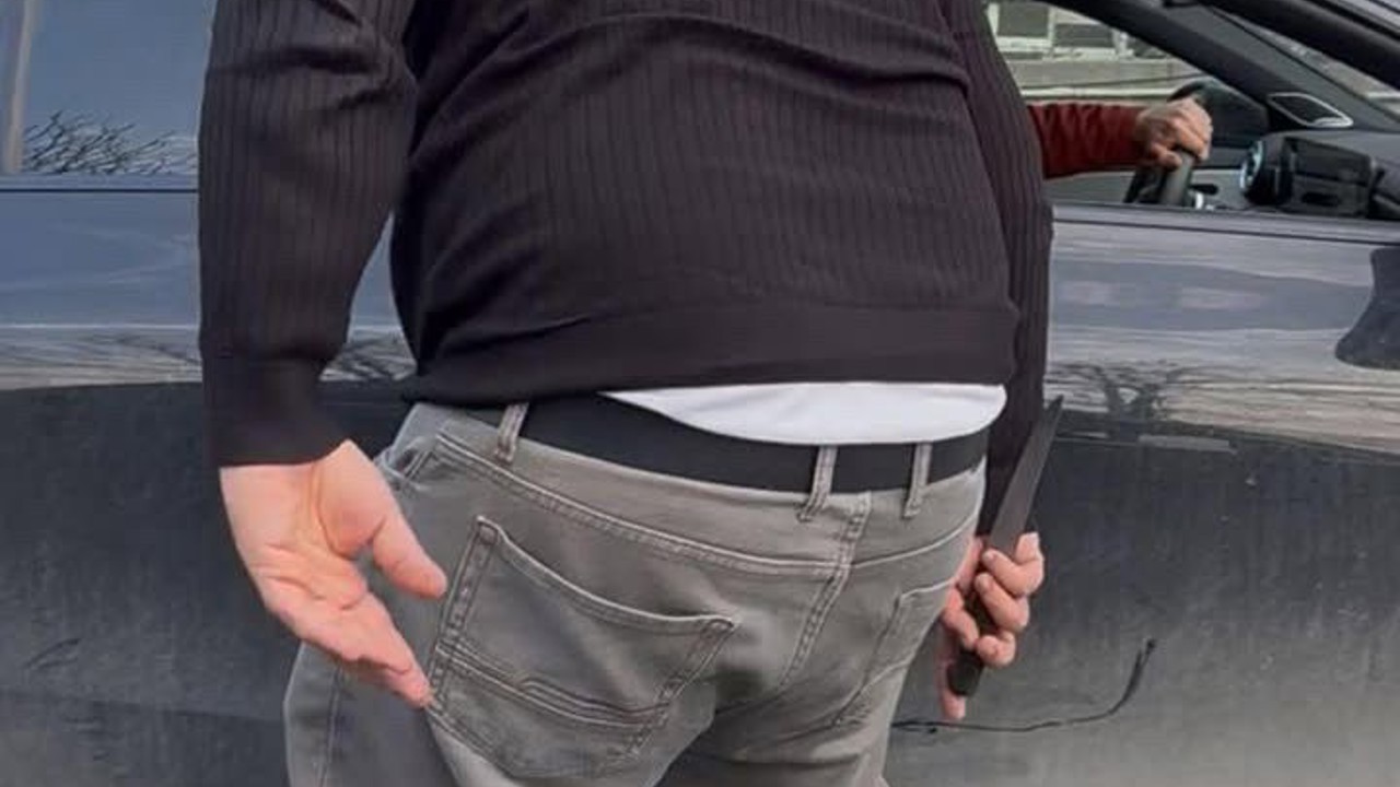 Otomobil sürücüsünü bıçakla tehdit eden minibüs şoförü tutuklandı
