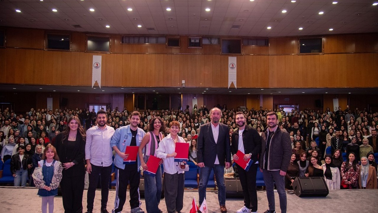 "Çok Güzel Hareketler Bunlar 2" ekibinden OMÜ’de sanat ve kariyer sohbeti
