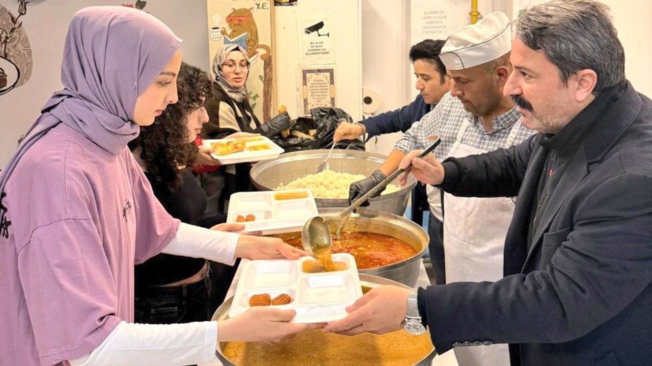 Gençlik merkezlerinde iftar programı düzenlendi
