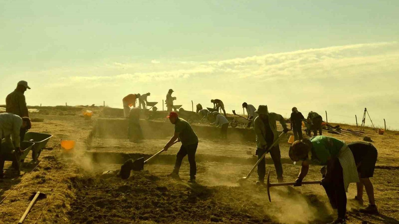 BŞEÜ’nin Tavşanlı Höyük Kazısı 95 puanla "Model Proje" listesinde
