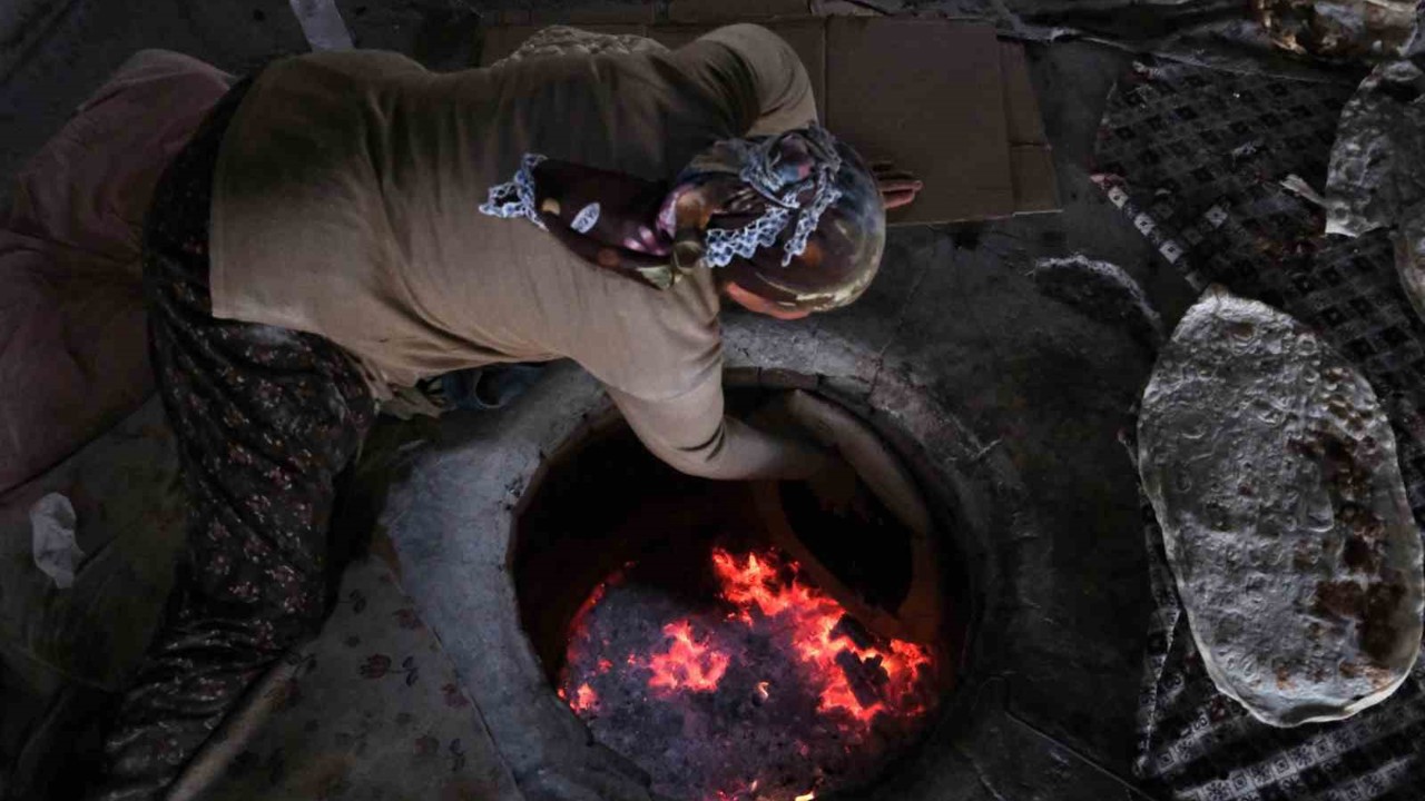 Tandırlar Ramazan sofraları için yanıyor
