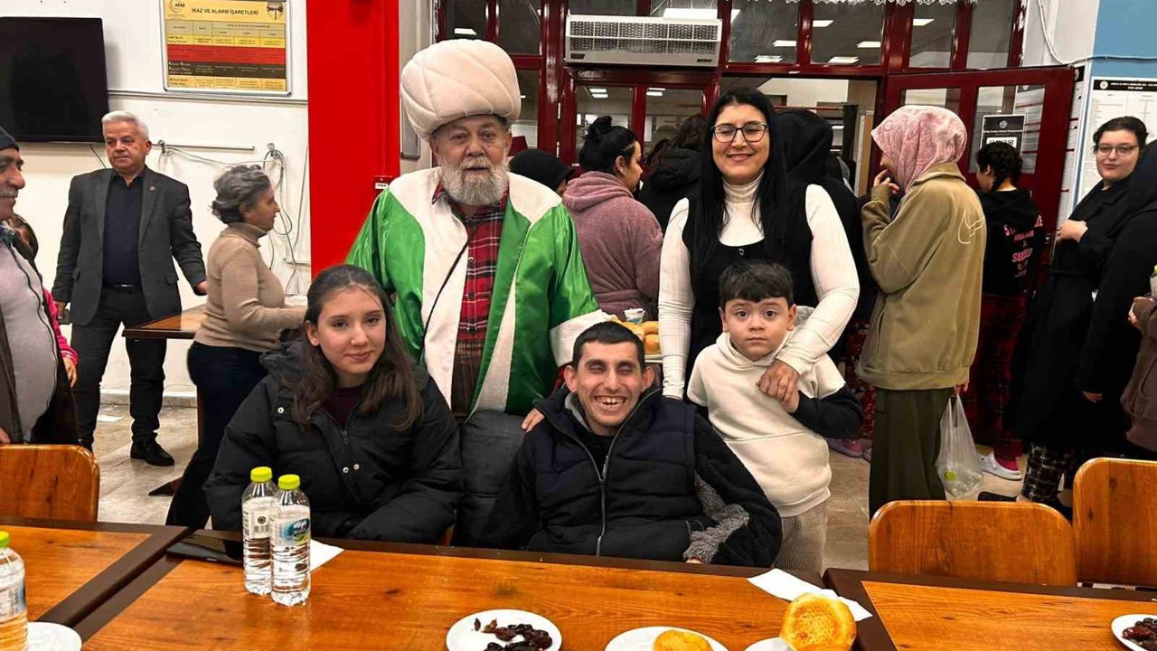 Özel çocuklar ve üniversiteliler iftar sofrasında buluştu
