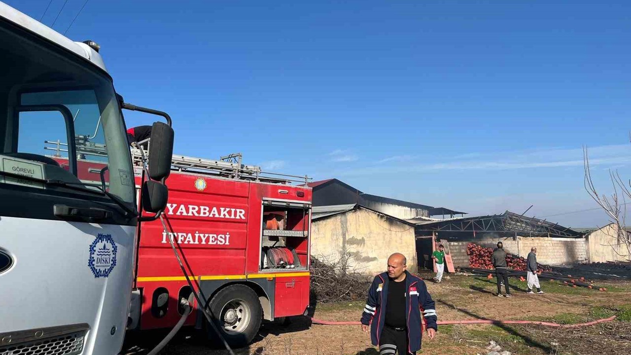 Diyarbakır’da plastik fabrikasında yangın
