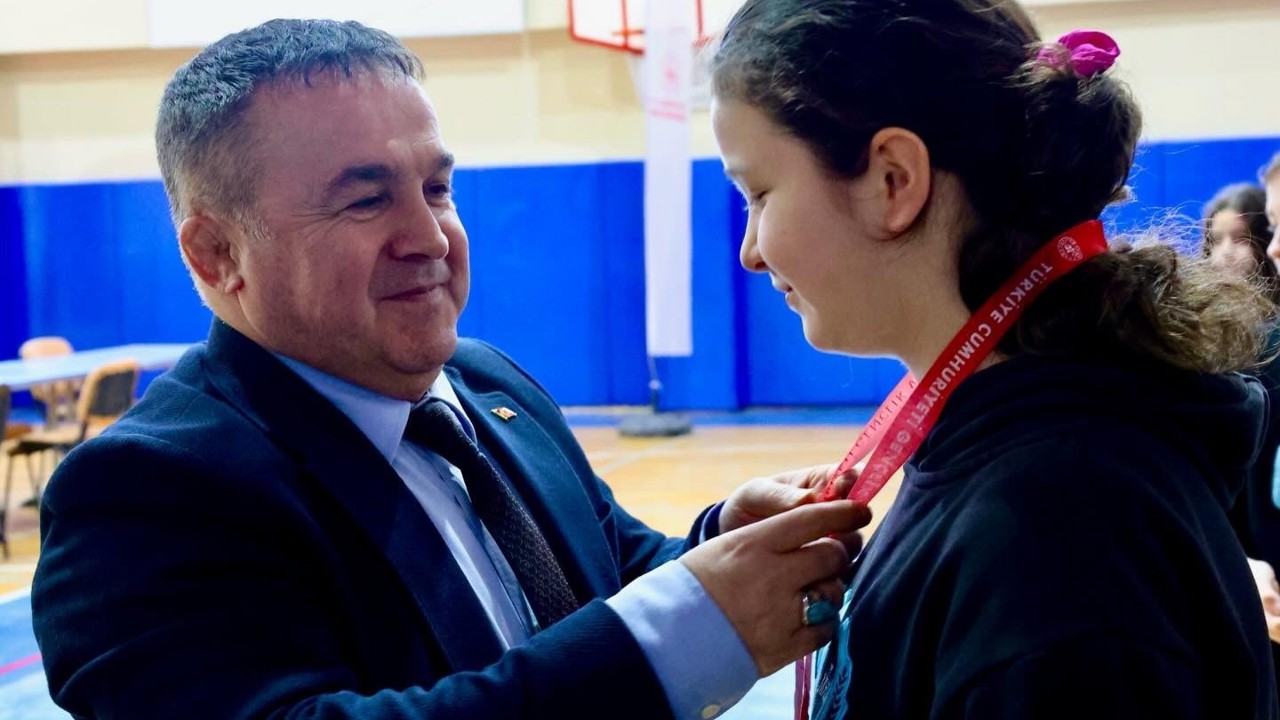 Bilecik’te satranç şampiyonlarına madalya
