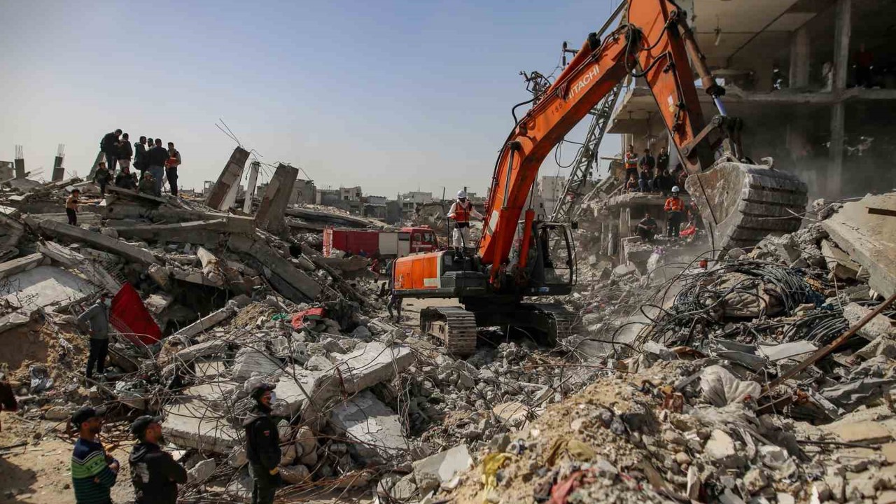 Gazze’de can kaybı 72 bin 73’e yükseldi
