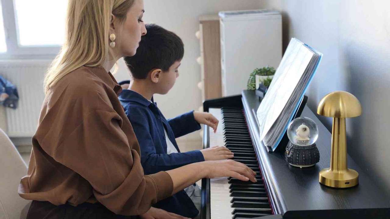 3 buçuk yaşında piyano çalmaya başladı, 8 yaşında satrançta 3 şampiyonluk yaşadı
