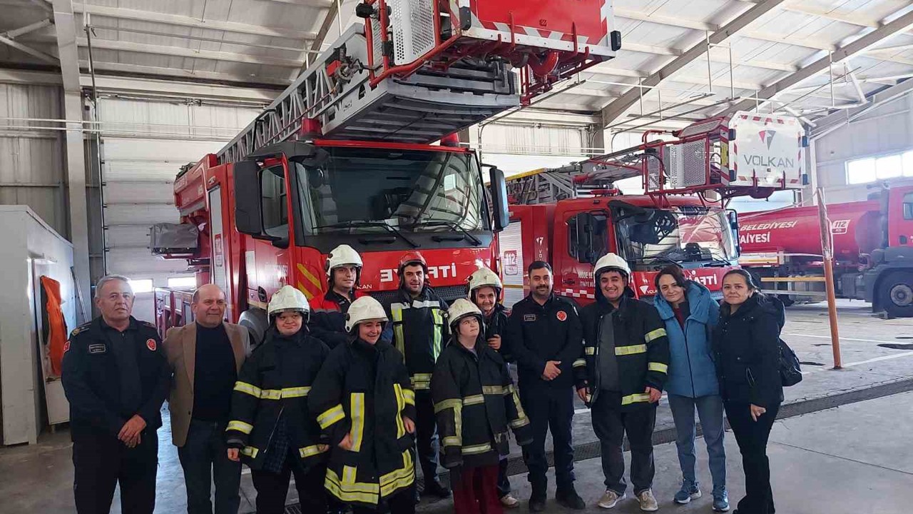 Özel öğrencilerden itfaiyeye anlamlı ziyaret
