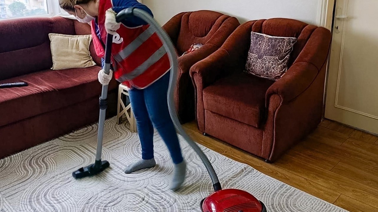 Efeler Belediyesi’nin evde bakım hizmetleri sürüyor
