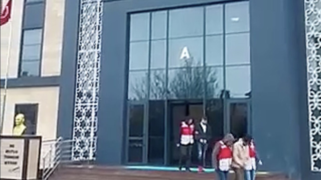 Çanakkale’de huzur uygulamaları: 17 kaçak göçmen yakalandı, 4 organizatör tutuklandı
