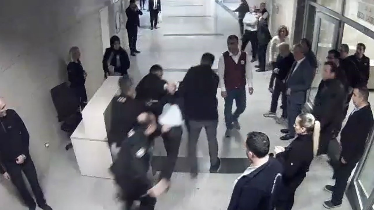 Savcı, Bölge Adliye Mahkemesi’nde kadın hakimi vurmuştu; olayın ardından yaşananlar kamerada
