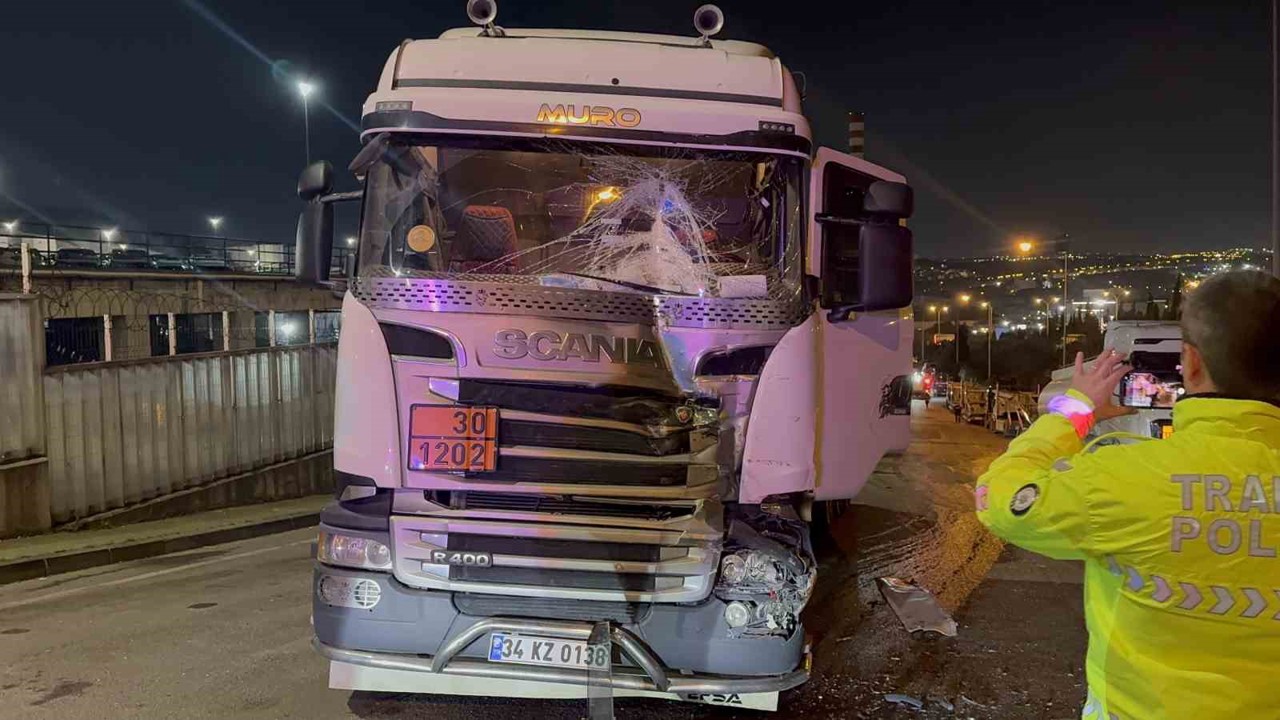 Freni boşalan tanker zincirleme kazaya sebep oldu: 1 yaralı
