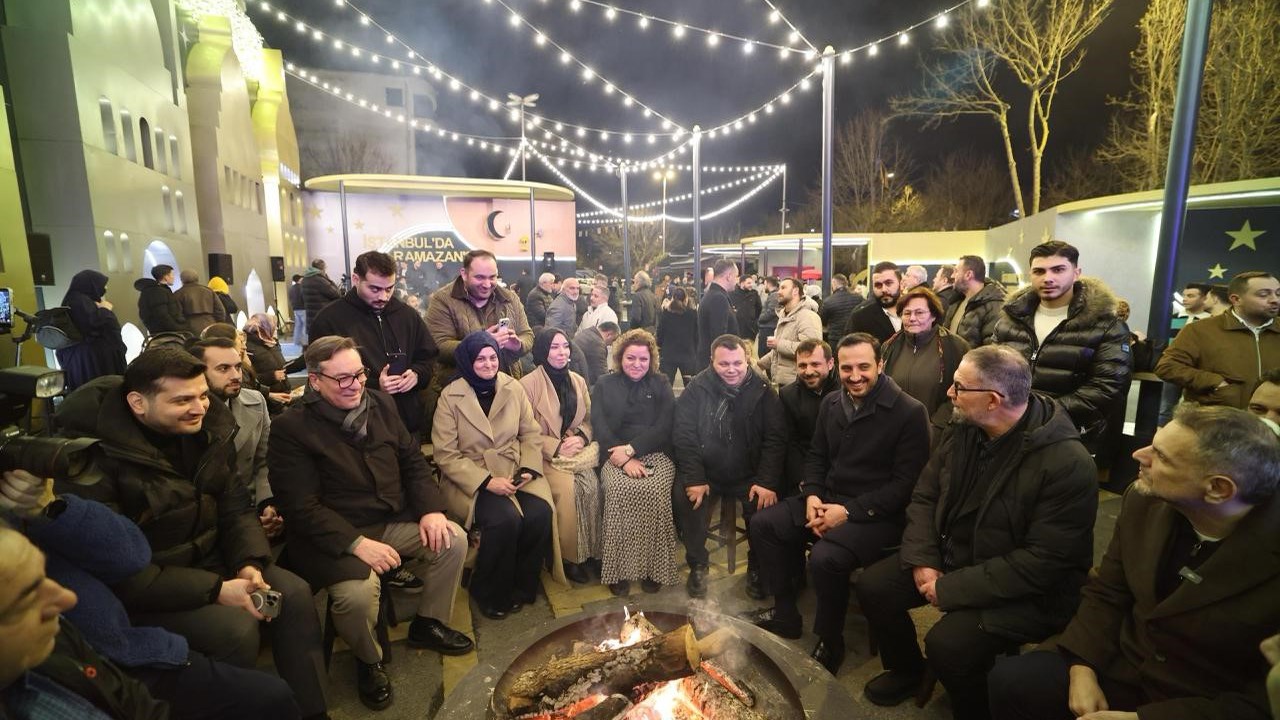 AK Parti İstanbul İl Başkanlığı komşularla aynı sofrada buluştu
